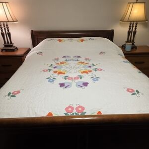 Beautiful Floral Hand Appliqued and Stitched Kit Quilt